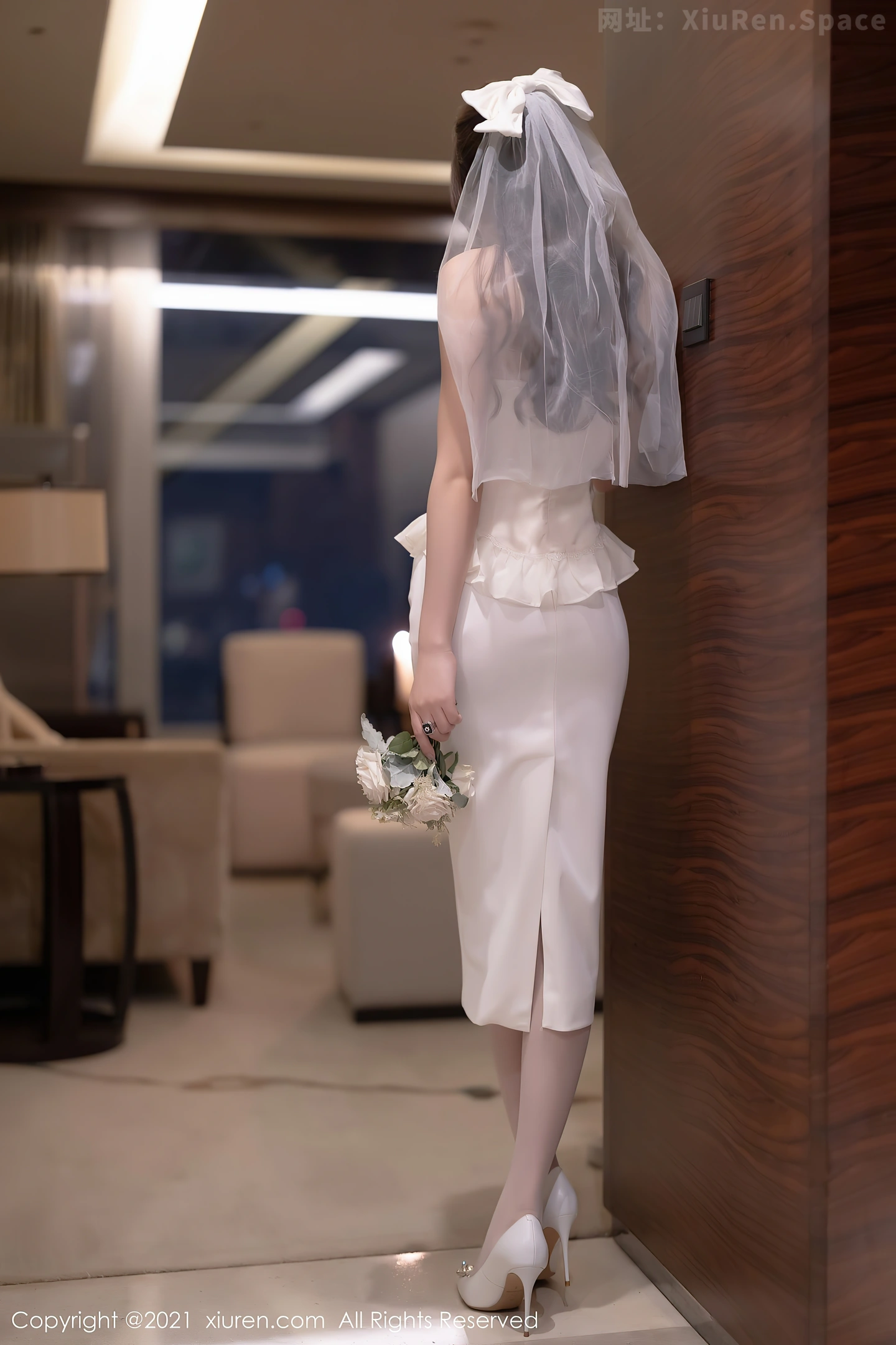 图片[5]-[XiuRen秀人网]VOL.4269 女神芝芝Booty私房薄透新娘服饰配白丝吊袜秀惹火身材诱惑写真100P-秀人网官方网站